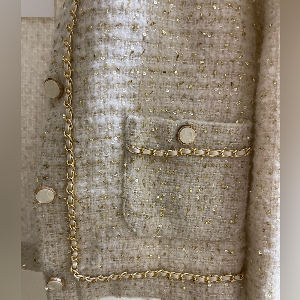 Chanel - Endless Rose Cream Tweed Jacket with Gold Chain Trim (read description) - Picture 3 of 6